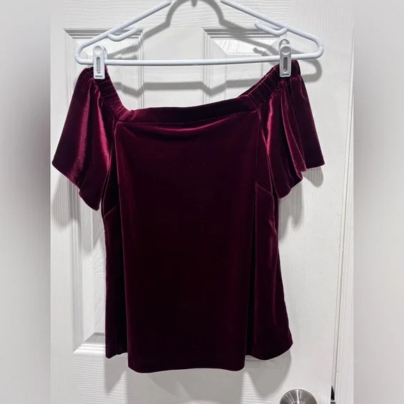 💜White House Black Market Rich Burgundy Velvet Top - Picture 2 of 10